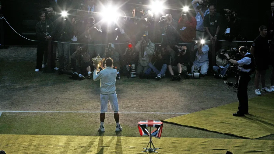 Wimbledon, 6. Juli 2008: Als Rafael Nadal mit der Siegertrophäe abgelichtet wird, hat Dan Bloxham nervenaufreibend ungewöhnliche Stunden hinter sich.