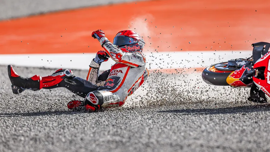 Es ging oft etwas kaputt in seinem Körper: Marc Márquez stürzt im November 2022 in Valencia.