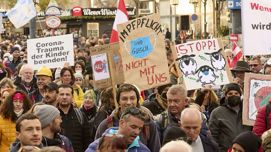 Was, wenn sie auch in Deutschland kommt? „In Wien kommt es zu Protesten. Gemessen an der Bevölkerung sind das aber nur ganz wenige.“