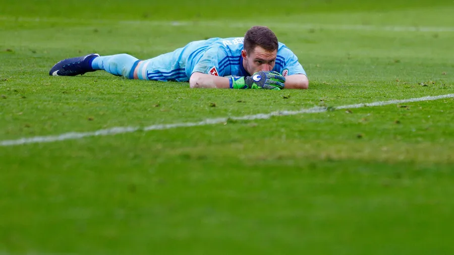 Er hält den traurigsten Posten beim Hamburger SV: Torwart Christian Mathenia