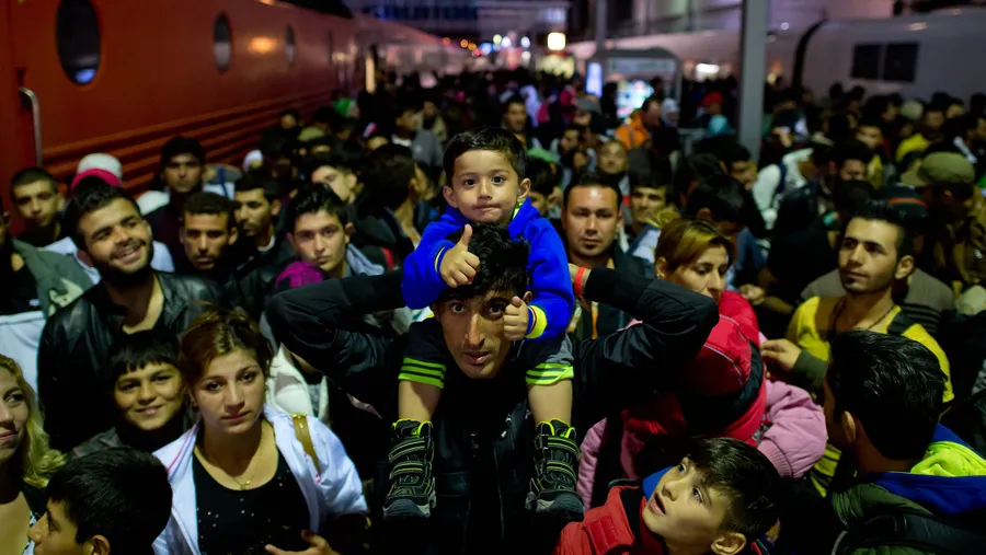Flüchtlinge warten im September 2015 auf dem Hauptbahnhof in München.