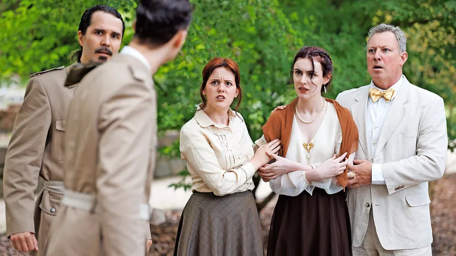 Im Grünen: Das Shakespeare-Stück „Much Ado About Nothing“