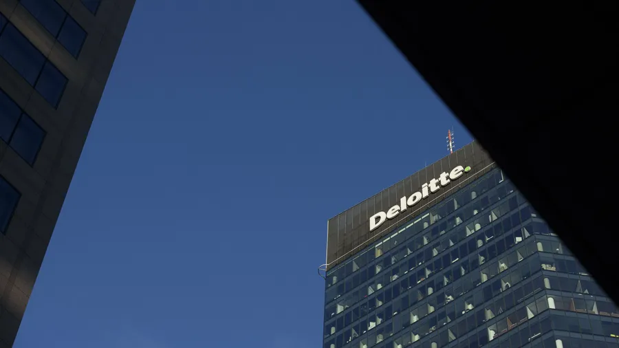 Deloitte setzt auf KI, doch der Ruf verlangt mehr als technische Innovation.