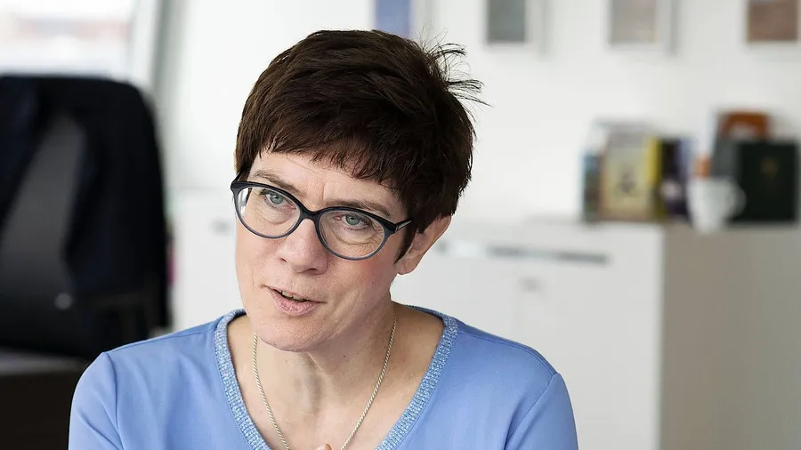 „Wir müssen uns mehr Risiko zutrauen“, sagt Annegret Kramp-Karrenbauer.