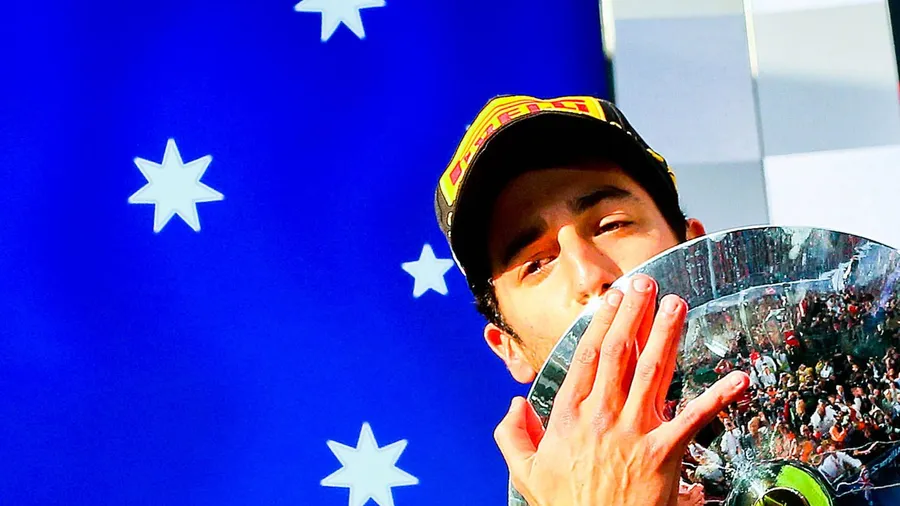 Der schöne Schein trügt: Daniel Ricciardo wird zunächst Zweiter - und dann disqualifiziert