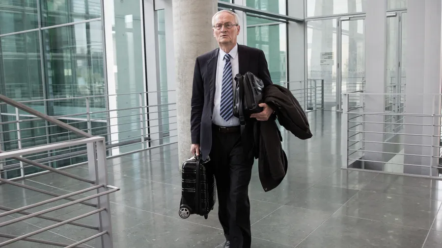 August Hanning, der ehemalige Präsident des Bundesnachrichtendienstes, soll Geheimnisse ins Ausland weitergegeben haben.