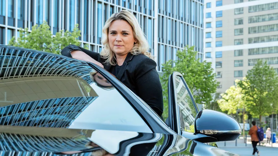 Liebt ihren Job im Auto: Joanna Wendel fährt ihre Uber-Kunden quer durch Deutschland.