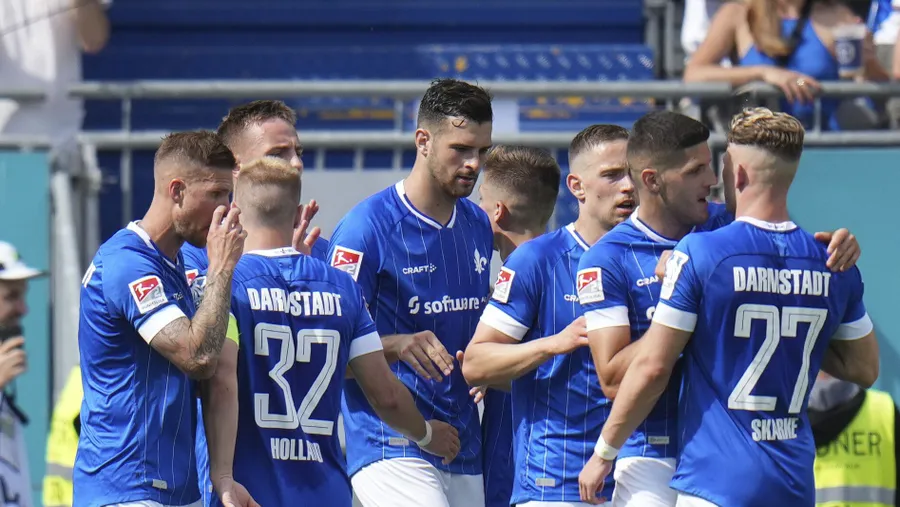 Haben sich eine gute Ausgangsposition erspielt: Kicker von Darmstadt 98