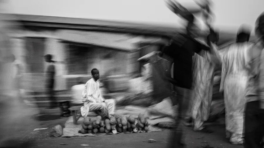 Äußerste Armut: ein Straßenverkäufer im nordnigerianischen Yola, Hauptwirkungsgebiet der islamistischen Terrorgruppe Boko Haram.