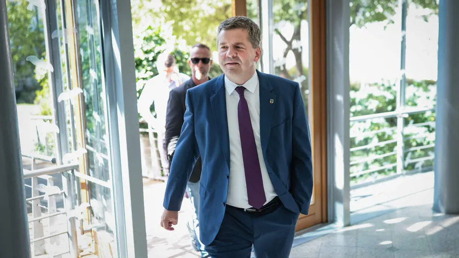 Sachsen-Anhalts noch amtierender Ministerpräsident Sven Schulze am Dienstag im Magdeburger Landtag