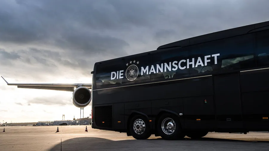 „Die Mannschaft“ auf großer Reise – nur wohin?