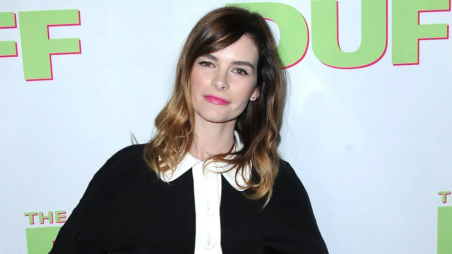 Bestseller-Autorin Kelly Oxford regte die Debatte auf Twitter an.
