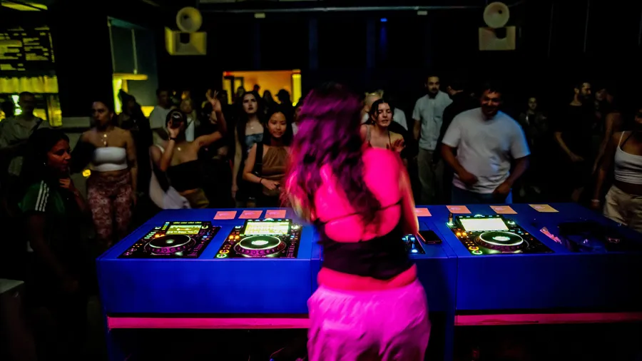Party des feministischen DJ-Kollektiv GG VYBE im Club „Galerie Kurzweil“ in Darmstadt.