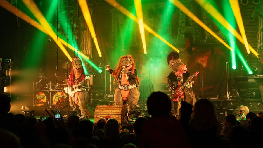 Die Kinder-Metal-Band Heavysaurus in der Event-Werkstatt in Wetzlar