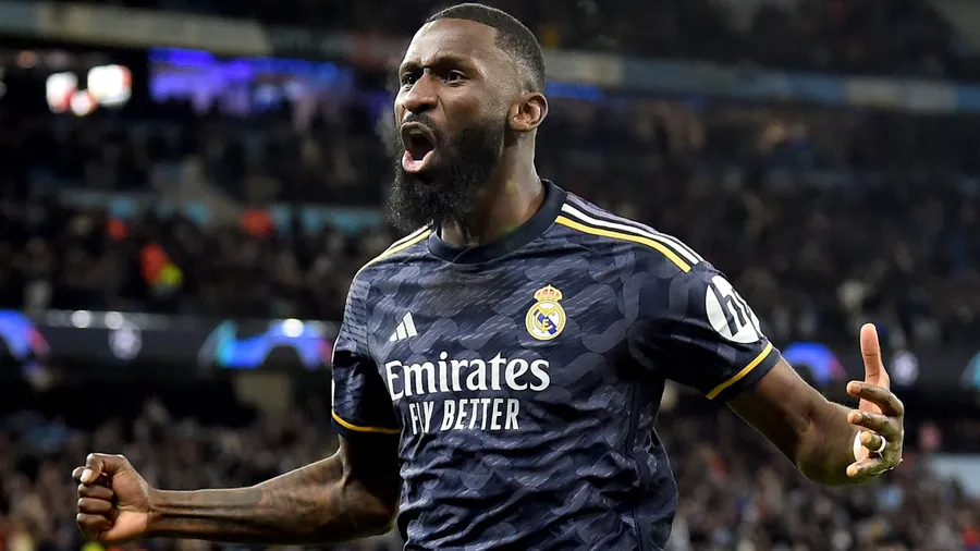 Mit breiter Brust: Antonio Rüder trifft mit Real Madrid im Champions-League-Halbfinale auf den FC Bayern München.