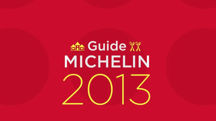 Der Michelin profitiert von den Entscheidungsschwächen und Informationslücken der anderen Führer und hat mit der aktuellen Ausgabe seine Position als wichtigster Restaurantführer weiter ausgebaut. Mittlerweile ist er nicht nur ein Bewahrer der Traditionen, sondern auch ein Führer, der schnell auf aktuelle Entwicklungen reagiert. Durch die eher deskriptiven Kurztexte wird nach wie vor kaum transparent, wie der Führer zu den Bewertungen kommt. Neben der Auszeichnung mit Sternen werden auch sogenannte „Bib Gourmands“ für „gute Küche zu moderaten Preisen“ verliehen.