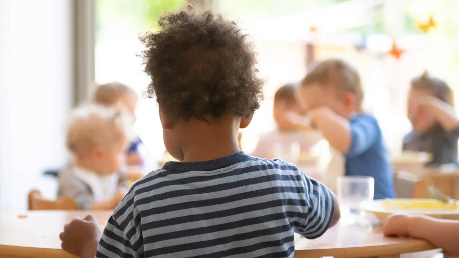 Kindergrippe in Dresden: Noch gehört die Notbetreuung in vielen Bundesländern zum Alltag.