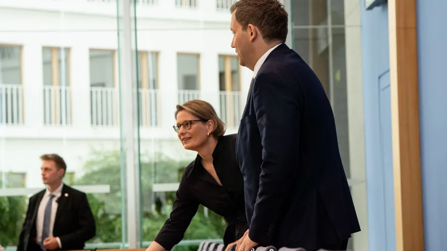 Bundesfinanzminister Lars Klingbeil und Bundesjustizministerin Stefanie Hubig wollen die strafbefreiende Selbstanzeige im Steuerstrafrecht streichen.