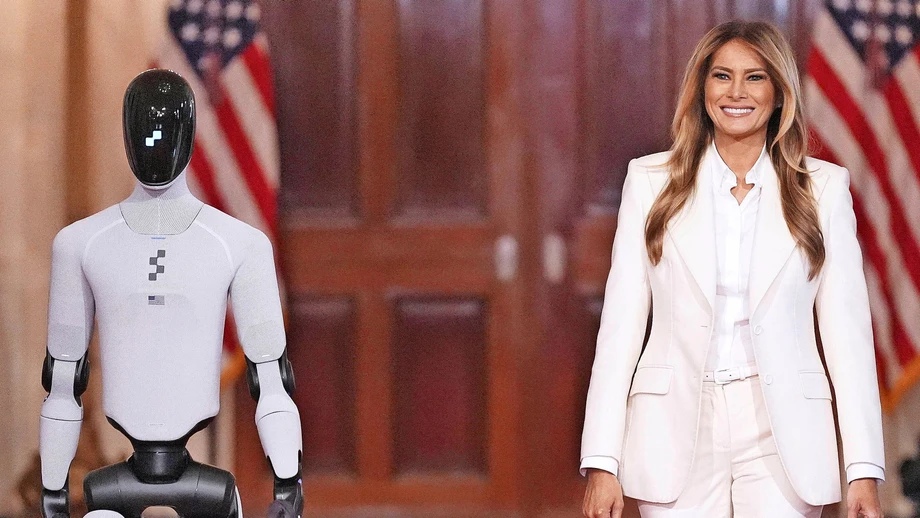 Melania Trump präsentiert humanoiden Lehrer und erntet Spott