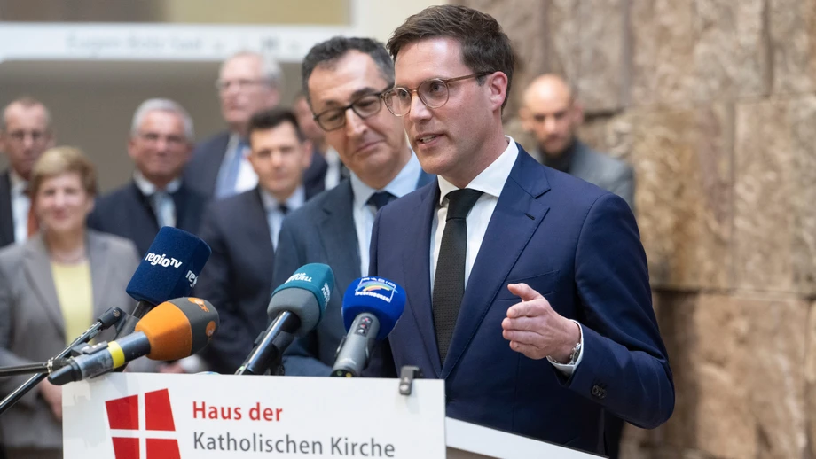 Hagel spricht von tragfähigem Fundament mit Özdemir