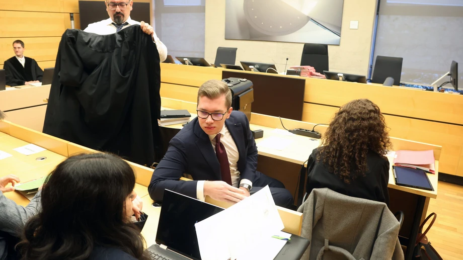 Vor Gericht schweigt Halemba