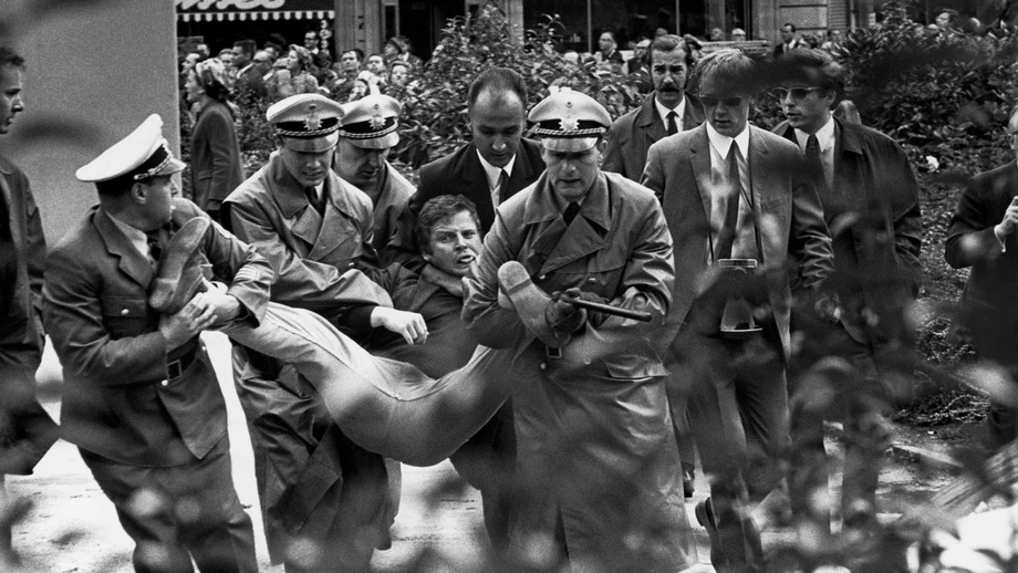 Der verheerende Beginn des Aufruhrs