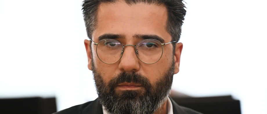 Umut Sönmez (SPD), Staatssekretär im hessischen Wirtschaftsministerium, ist entlassen worden.