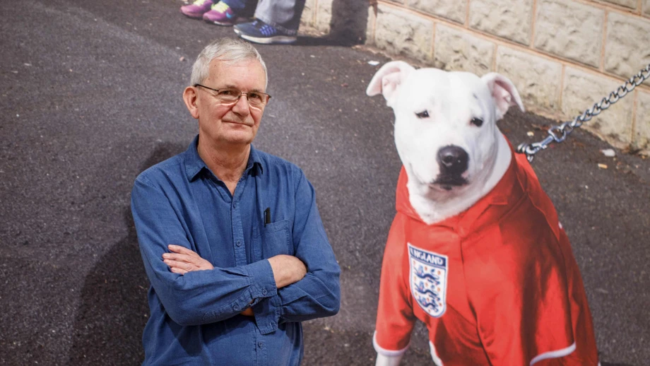 Martin Parr bei seiner Ausstellung „Only Human“ in London (2019)