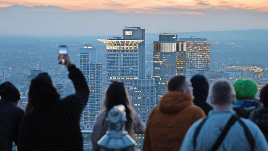 Spitzeninstitut der Volksbanken legt eine Milliarde drauf