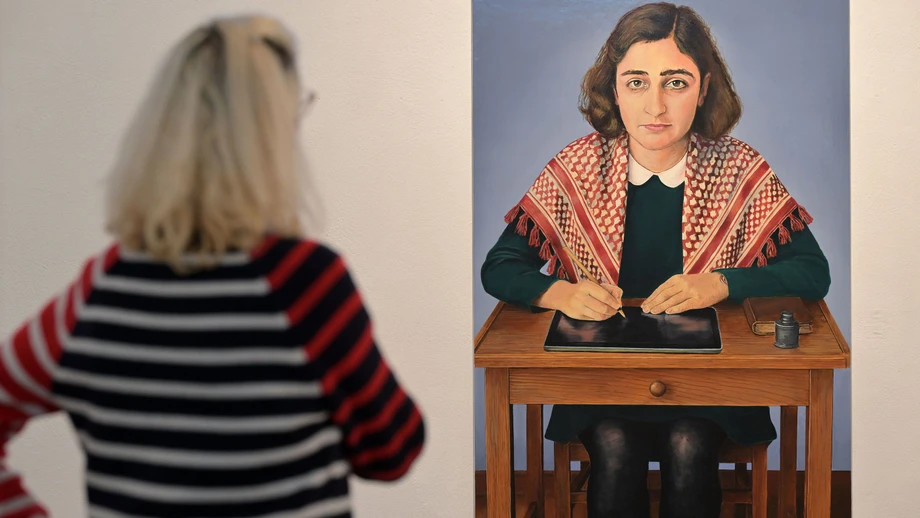 Darf man Anne Frank mit einem Palästinensertuch zeigen?