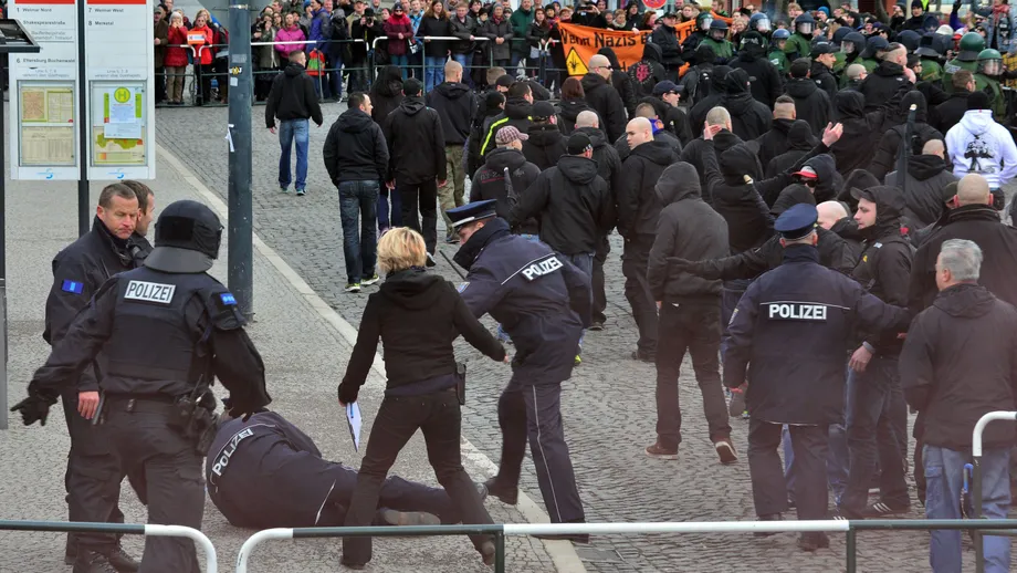 Gewalt gegen Polizeibeamte 2022 auf neuem Höchststand
