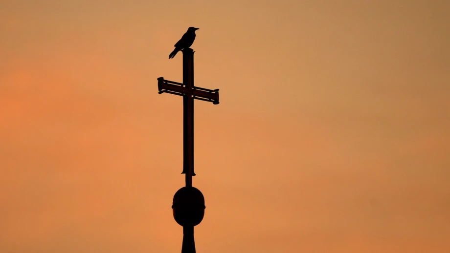 Warum ein Kirchenaustritt allein kein Kündigungsgrund ist