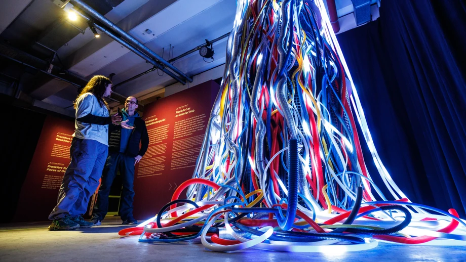 Wirtschaftsgeschichte auf einer riesigen Leinwand