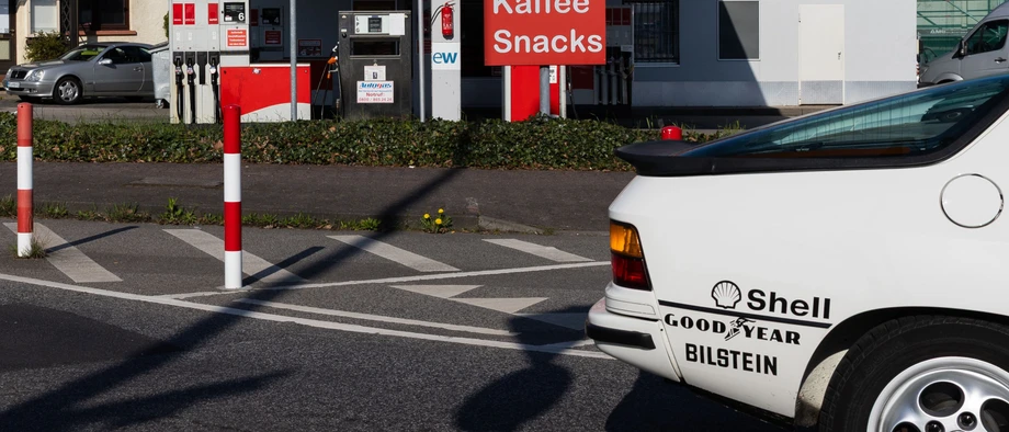 Eine Tankstelle im  Frankfurter Stadtteil Rödelheim.