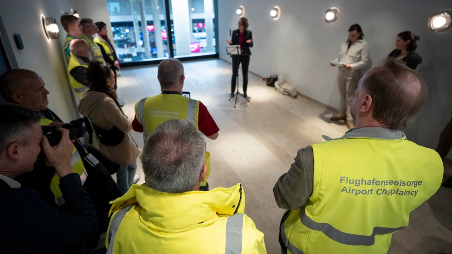 Mit gelber Weste und Gottes Segen