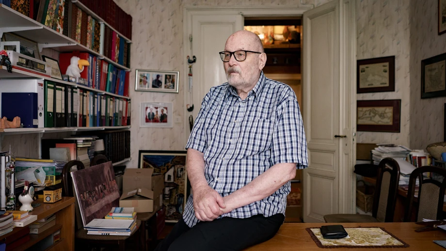 Ein Friedensstifter mit Herz, Humor und Hähnen