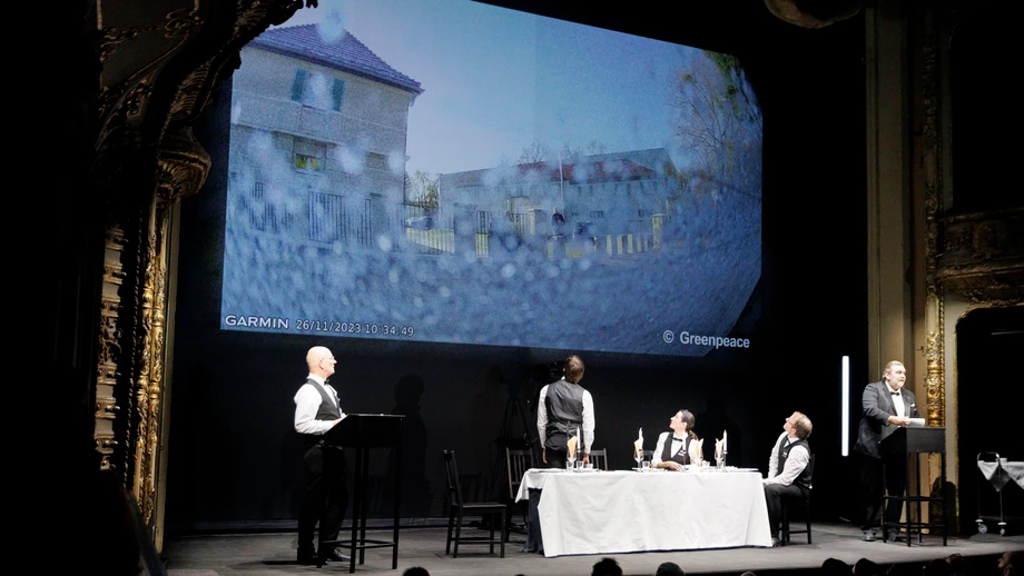 Bühne frei für die linke Blase