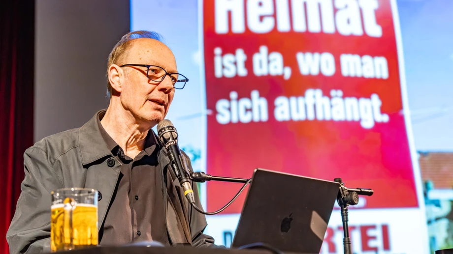 Das „billige Testpublikum“ lässt sich gern von Sonneborn beleidigen