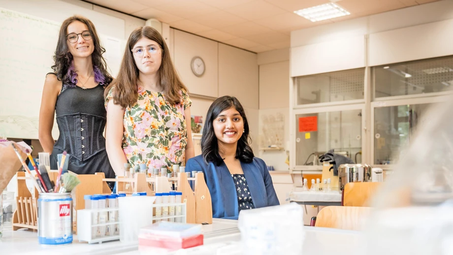 Schülerinnen entwickeln umweltfreundlichen Pflanzenschutz