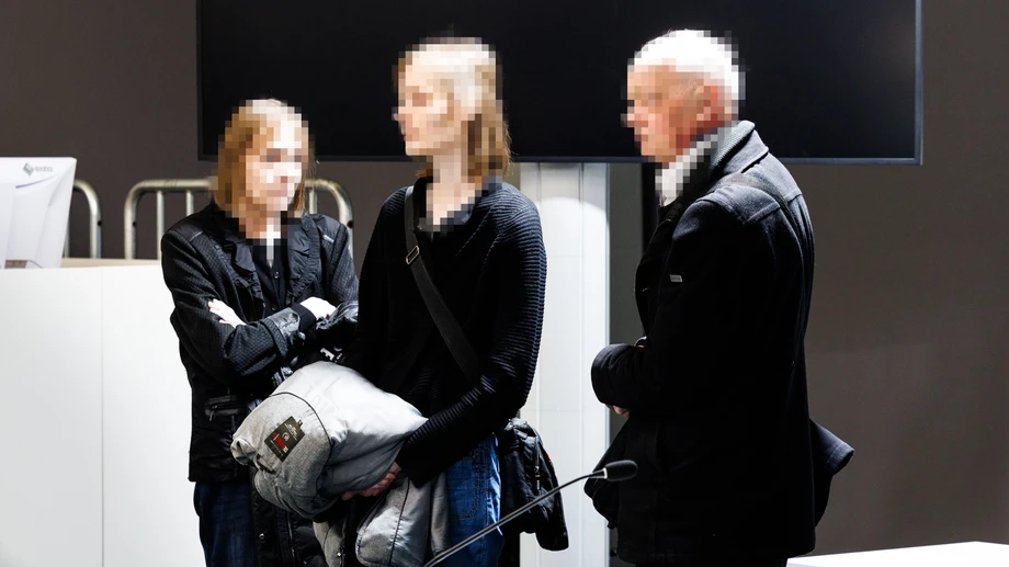 Tagelang sahen sie ihrer Tochter beim Sterben zu