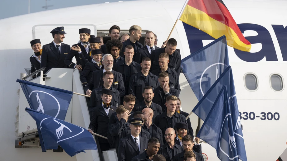 Flick hebt ohne „große Worte“ zur WM ab