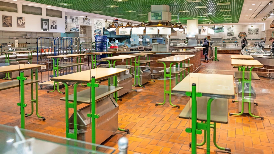 West-Berlin wird verkauft und abgeschraubt