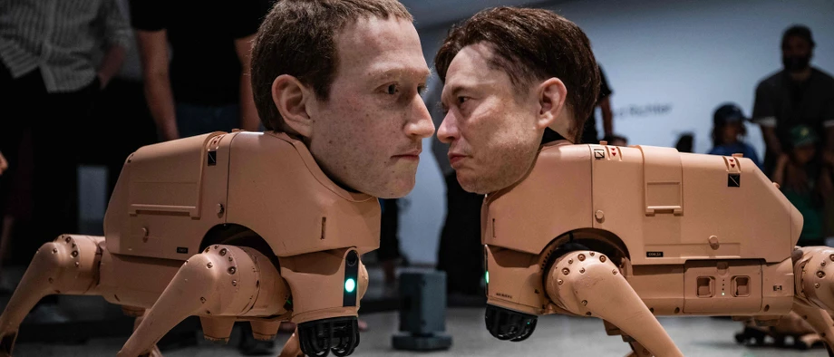 Gute alte Zukunft: Die autonomen Roboter-Hunde, ausgestattet mit hyperrealistischen Silikonnachbildungen der Köpfe von Elon Musk (rechts) und Mark Zuckerberg, sind Teil der Installation „Regular Animals“ des US-Künstlers Beeple in der Neuen Nationalgalerie in Berlin.
