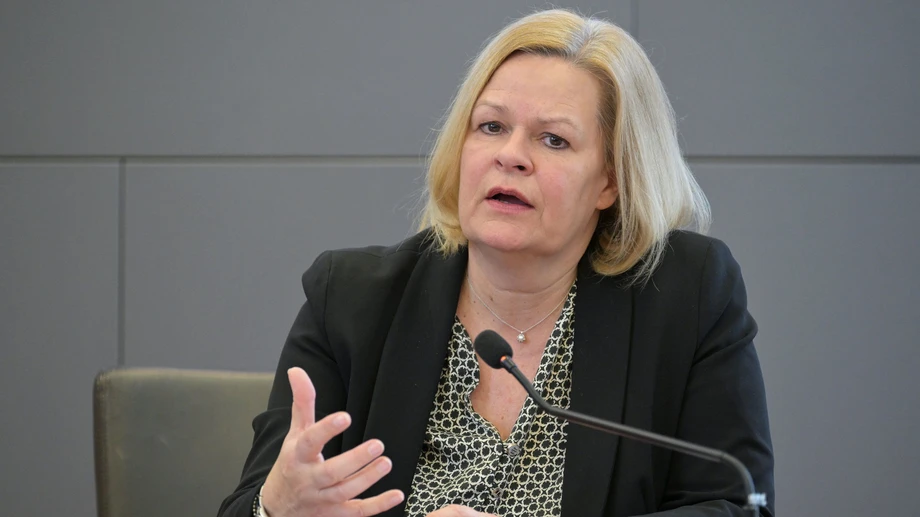 Faeser zieht Bilanz: Wie viele sind gekommen und wie viele mussten gehen?