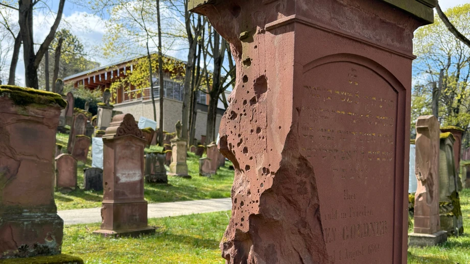 Grabsteine geben Zeugnis von jüdischer Geschichte