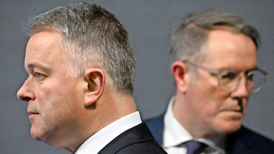 Ein Regierungsauftrag und wenig Erfahrung