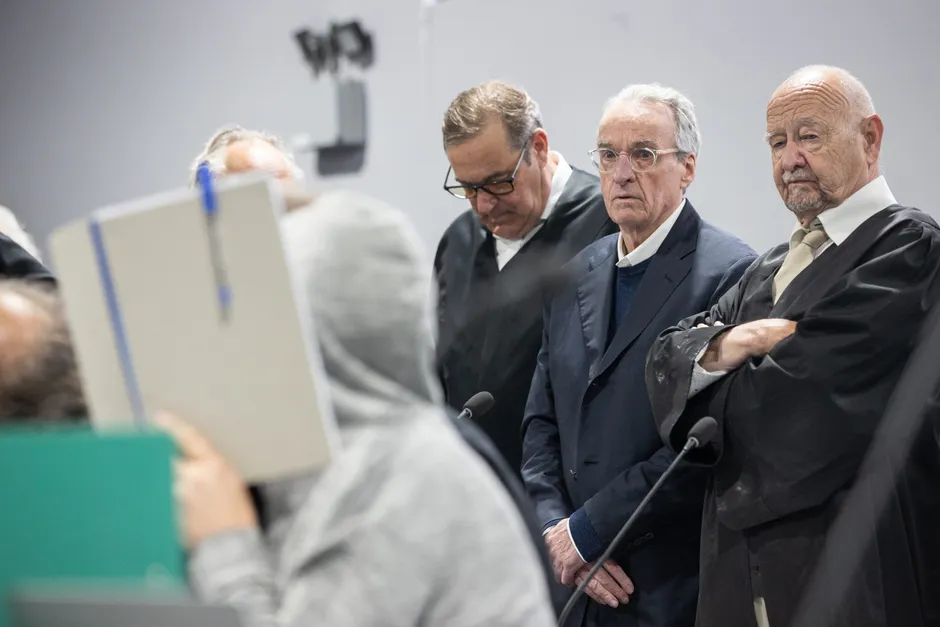 „Reichsbürger“ vor Gericht: In Frankfurt beginnt am 21. Mai der Prozess gegen die Gruppe um Heinrich XIII. Prinz Reuß. Neun Personen wird vorgeworfen, Teil einer terroristischen Vereinigung gewesen zu sein. Reuß streitet den Vorwurf ab, er habe Gewalt in Kauf genommen.