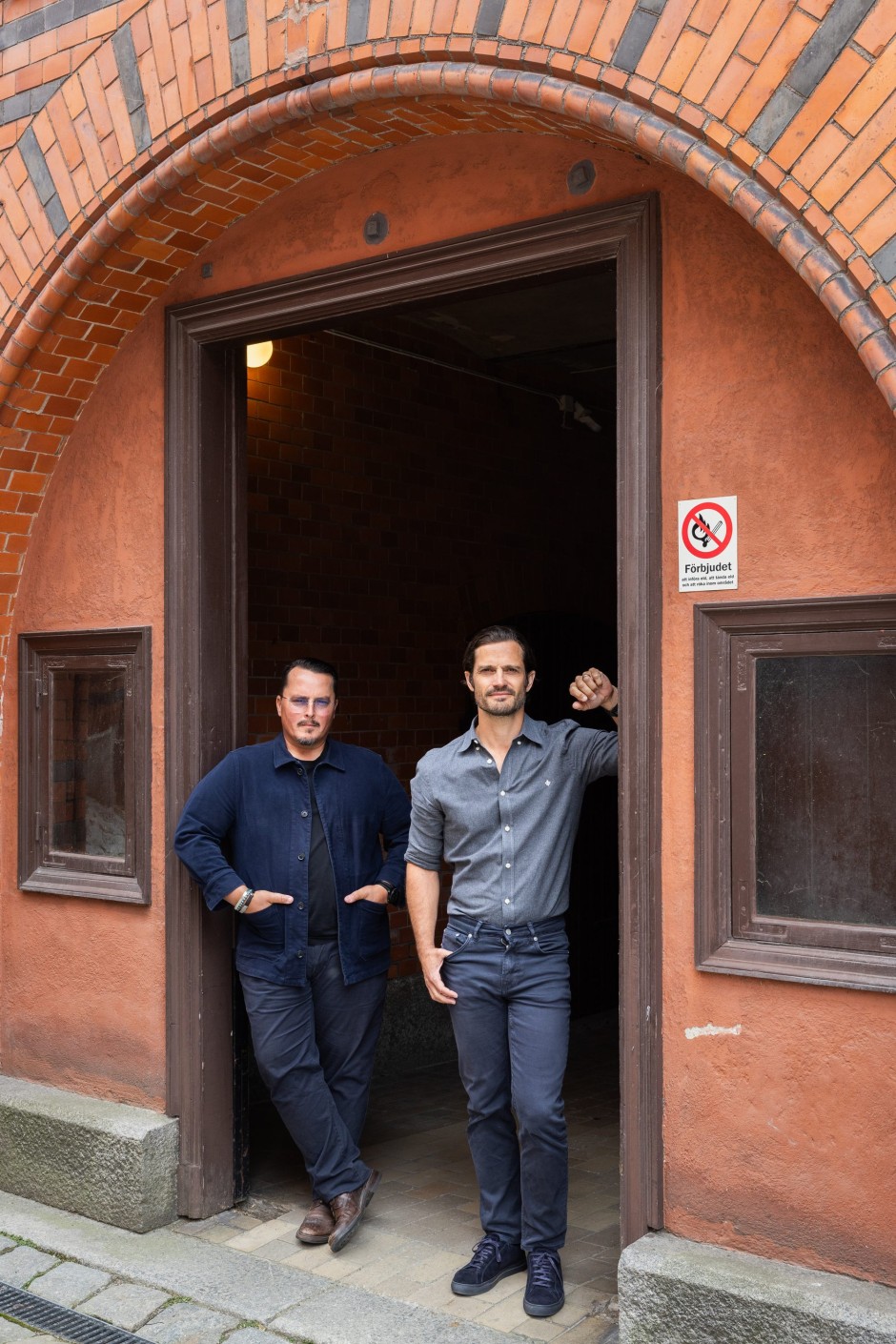 „Wir fühlen uns wie eine Person mit vier Augen“: Carl Philip Bernadotte (rechts) und Oscar Kylberg gründeten 2012 ihr Studio Bernadotte & Kylberg in Stockholm.