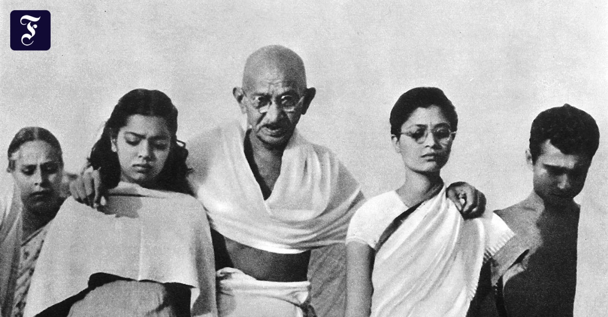 Mahatma Gandhi auf Protestmarsch für Unabhängigkeit