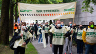 Mitglieder der Gewerkschaft Deutscher Lokomotivführer (GDL) bei einer Protestkundgebung in München